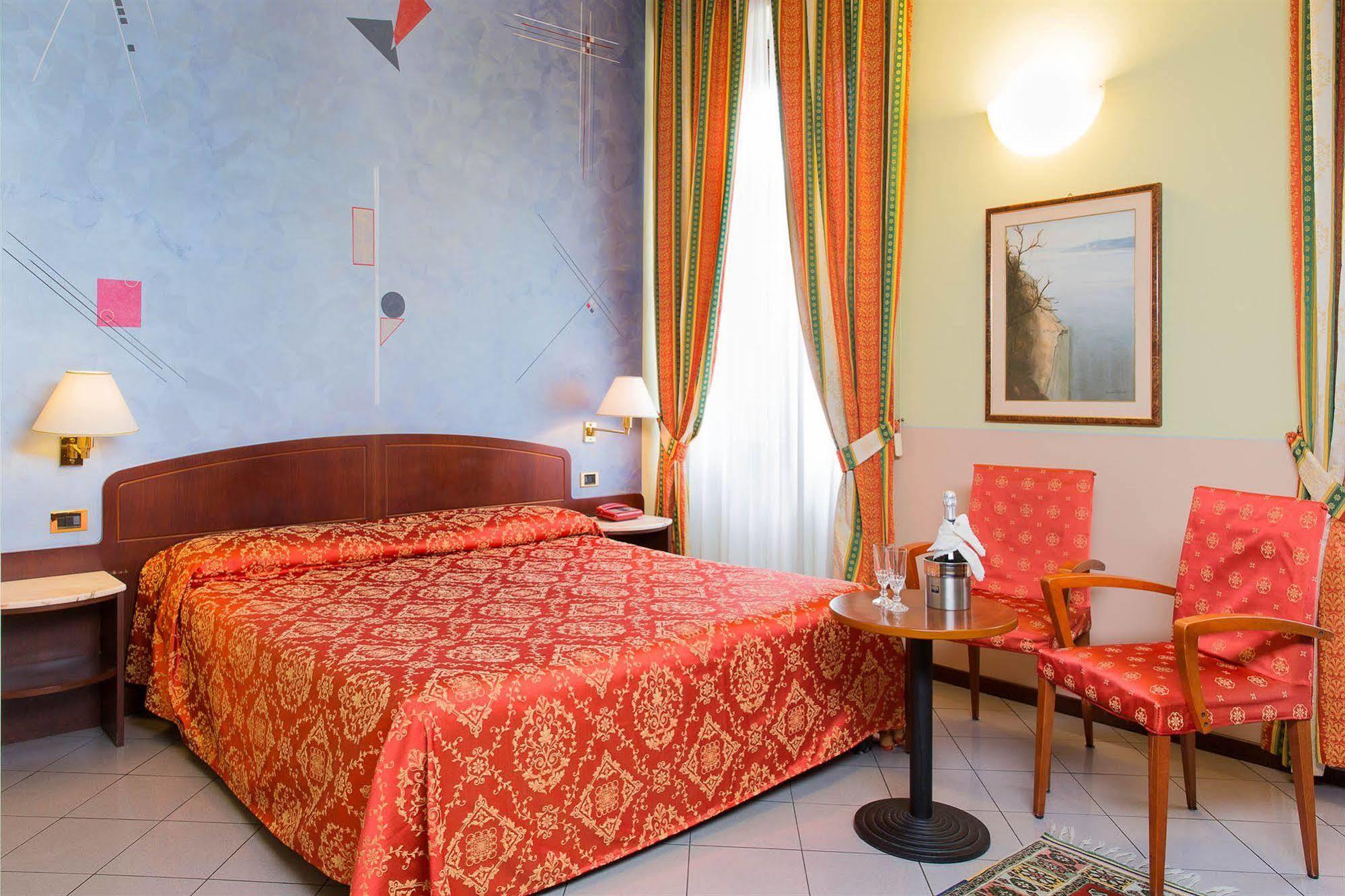 Hotel Londra Alessandria Exterior foto