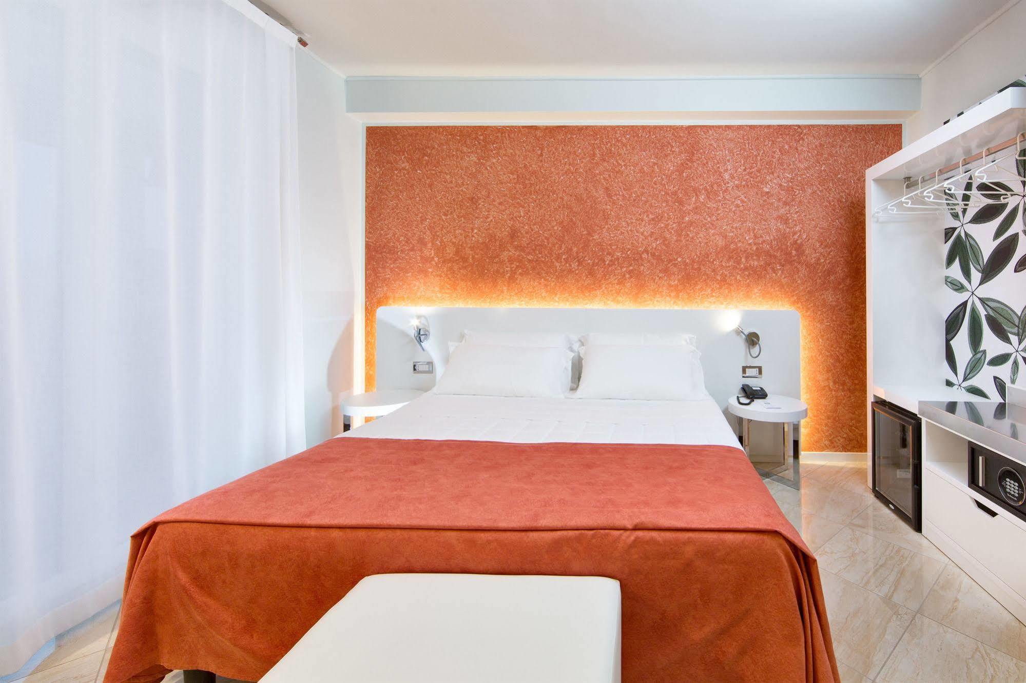 Hotel Londra Alessandria Exterior foto