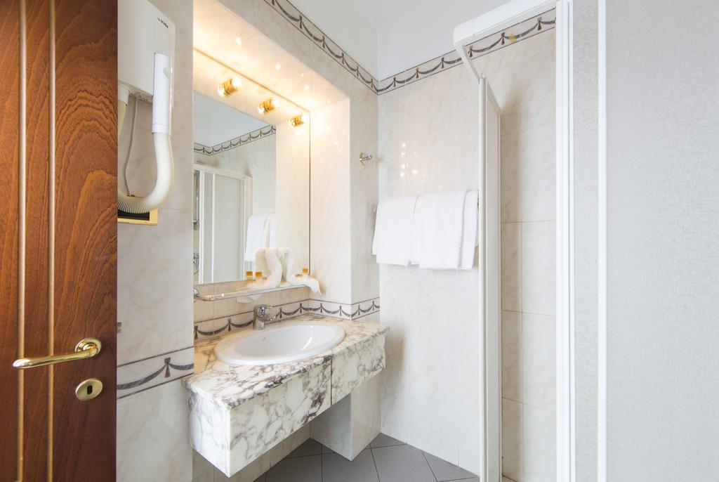 Hotel Londra Alessandria Zimmer foto